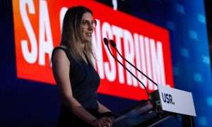 Diana Buzoianu, ministrul Mediului, Apelor şi Pădurilor