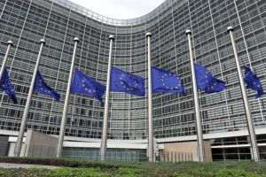 Reuters: Industria grea din UE va beneficia de o reducere temporară la preţul electricităţii