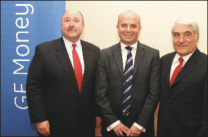 William Cary, Mark Hampson si Dan Ionescu
