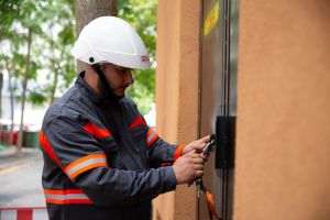 Reţele Electrice România lansează o licitaţie de circa 40 milioane de lei achiziţia de posturi de transformare