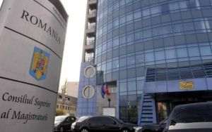 CSM: Atât salarizarea judecătorilor şi procurorilor, cât şi regimul de pensionare nu constituie privilegii
