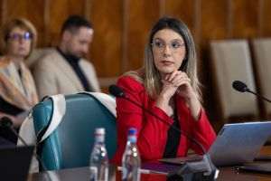 Diana Buzoianu l-a demis pe directorul „Apelor Române”; Constantin Meţler preia conducerea interimară