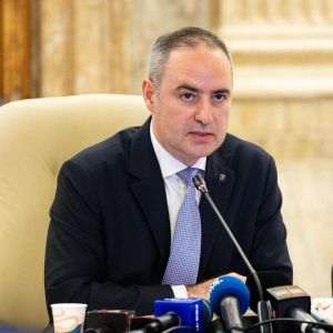 Ministrul Finanţelor prezintă noile măsuri fiscale la Bruxelles. România, sub lupa agenţiilor de rating