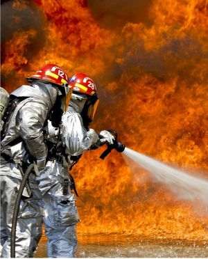 Incendiile de vegetaţie fac ravagii în Grecia