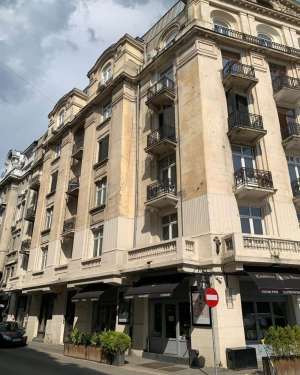 Apartamentele din blocurile cu bulină roşie se ieftinesc cu până la 35 %,