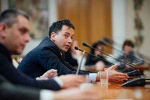 Csoma Botond (UDMR): "Domnule Simion, aţi dus discursul la un nivel foarte inferior”