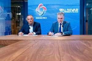 Hidroelectrica lansează primul proiect fotovoltaic flotant din România