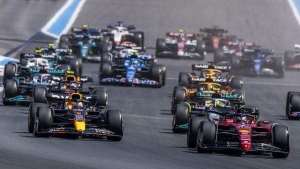 Acţiunile Ferrari au scăzut joi cu 12%
