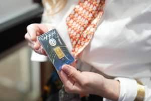 Principalele motive să alegi aurul în locul altor investiţii în 2025