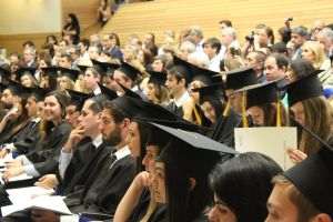 Statul redefineşte regulile de acordare a burselor universitare