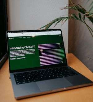 Reuters: OpenAI poate fi evaluată la 500 de miliarde de dolari, în urma unor vânzări de acţiuni
