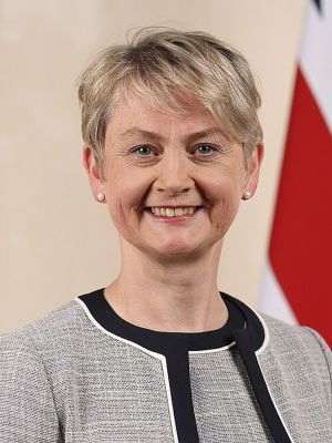 Yvette Cooper: Marea Britanie va accelera deportarea cetăţenilor străini condamnaţi