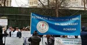 Sindicaliştii din Educaţie ameninţă cu boicotarea începutului de an şcolar după întâlnirea cu premierul Ilie Bolojan