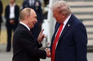 Trump l-a sunat pe Putin în timpul întâlnirii cu liderii europeni
