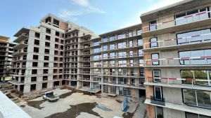 West Group preia iResidence 