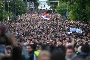 EFE: Partidul preşedintelui sârb Vucic cheamă la contramanifestaţii împotriva protestelor opoziţiei