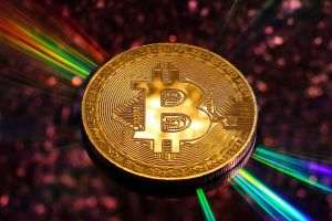 Cointelegraph: Fost economist-şef al FMI recunoaşte că s-a înşelat în privinţa Bitcoin