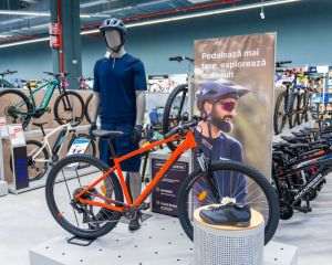 Decathlon: Creştere rapidă a vânzărilor de biciclete şi interes tot mai mare pentru modelele electrice
