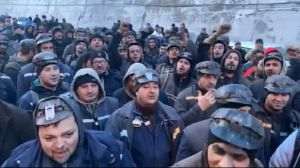 Minerii din Valea Jiului, protest spontan din cauza întârzierii salariilor