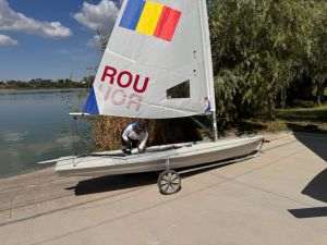 Campionatul Naţional Dinghy aduce peste 80 de ambarcaţiuni pe lacul Siutghiol