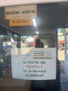 Funcţionarii afiliaţi Sindicatului Naţional SCOR au început protestele în toată ţara