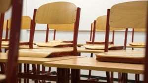 Hundreds of intellectuals demand an end to austerity in education