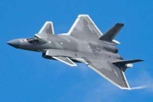 China va prezenta pentru prima dată publicului avionul de luptă J-20 „Mighty Dragon”