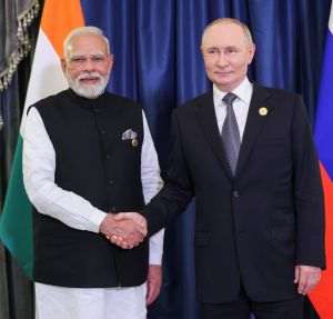 Modi şi Putin au discutat despre soluţionarea paşnică a conflictului din Ucraina la summitul SCO