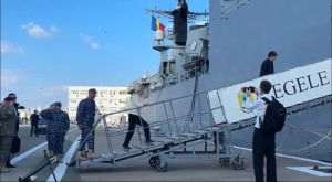 Ursula von der Leyen a urcat pe fregata ”Regele Ferdinand” împreună cu preşedintele Nicuşor Dan