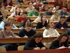  OCDE lansează „Education at a Glance 2025”, un raport global despre învăţământul superior şi performanţa sistemelor educaţionale