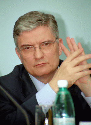 Daniel Daianu said: "I hope that the EC would reconsider its stance and find a positive solution to Romania"s request".