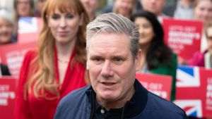 Keir Starmer: Marea Britanie nu va ceda în faţa protestatarilor de extremă dreapta