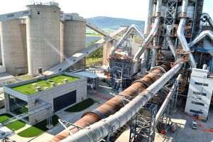 Schneider Electric şi Holcim accelerează digitalizarea industriei cimentului la Aleşd prin mentenanţă predictivă bazată pe AI