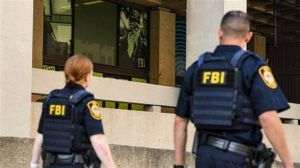 FBI susţine că suspectul care a deschis focul asupra centrului pentru imigranţi din Dallas a vrut „să terorizeze” agenţii ICE