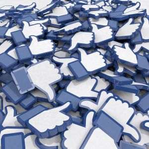 ULBS Rector Asks Students to Put Books Before Likes on Social Media