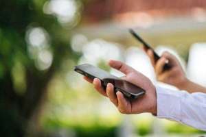 Vânzările de telefoane mobile au scăzut cu 20% în trimestrul al treilea