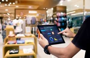 Studiu Accenture: 84% dintre consumatori intenţionează să abandoneze coşurile de cumpărături de Sărbători din cauza stresului