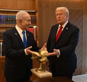 Netanyahu a lăudat rolul decisiv al lui Trump în obţinerea acordului de încetare a focului