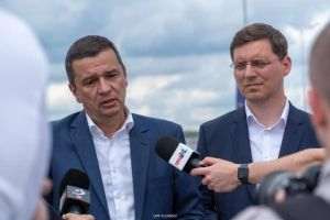 Victor Negrescu se alătură echipei lui Sorin Grindeanu şi candidează pentru funcţia de prim-vicepreşedinte al PSD