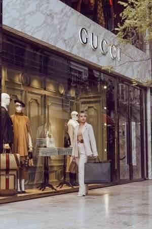 Gucci, Chloe şi Loewe - amendate în UE pentru practici tarifare anticoncurenţiale
