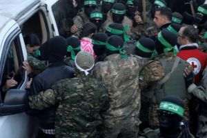 Israel afirmă că unul dintre cele patru corpuri predate de Hamas nu aparţine niciunui ostatic