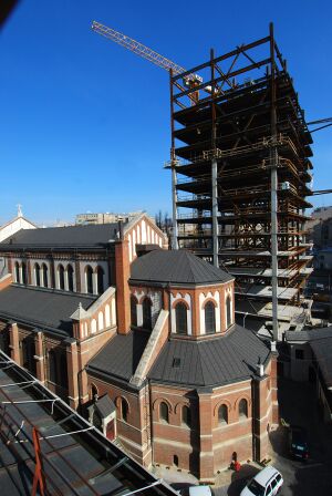 Protest împotriva deciziei de continuare a lucrărilor la clădirea de birouri de lângă Catedralei \"Sfântul Iosif\"
