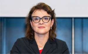 conferinta-csr-si-sustenabilitate-silvia-dinica-ministerul-muncii-388221suntem-intr-o-zona-defensiva-in-ceea-ce-priveste-meseriile-viitorului388221-45843752