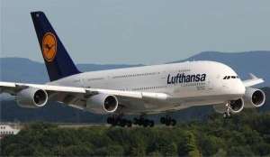 Lufthansa vrea să achiziţioneze o participaţie minoritară în operatorul aerian portughez TAP