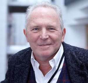 Eurodeputatul Bernard Guetta: Negocierile de aderare cu Moldova şi Ucraina trebuie să înceapă cu apărarea