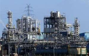 Rafinăria NIS din Serbia şi-a încetat activitatea