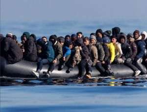 Imigraţia netă în Regatul Unit scade la cel mai redus nivel din 2021