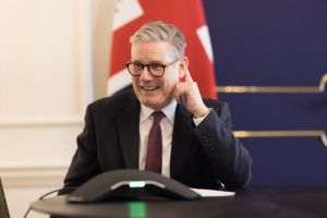 Londra şi NATO pregătesc terenul pentru oprirea ostilităţilor în Ucraina