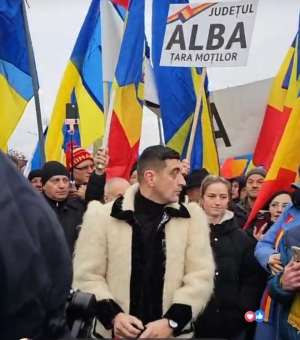 George Simion şi Călin Georgescu, mitinguri în paralel la Alba Iulia, de Ziua Naţională