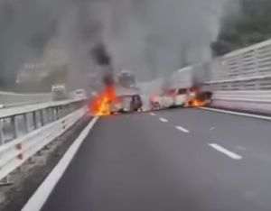 Atac asupra unui transport blindat pe Autostrada Mediteranei